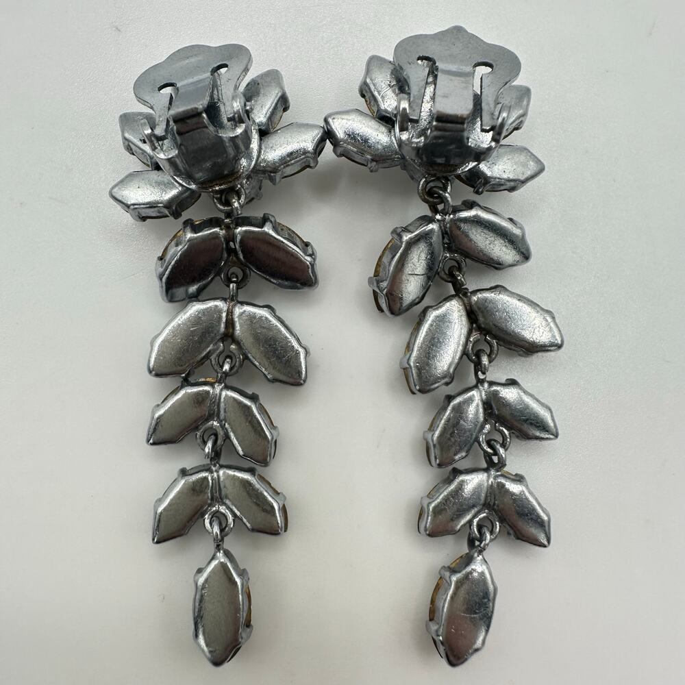Austria 1950s vintage silver tone clear glass rhinestones drop clip on earrings - Picture 5 of 8